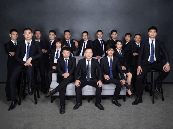 伊盾門(mén)窗技術(shù)研發(fā)團(tuán)隊(duì)