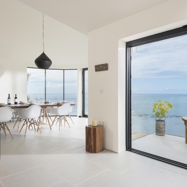 伊盾高效隔音門窗：綠色、環(huán)保、節(jié)能、安全、安靜、健康……